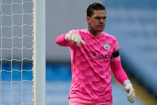 「アリソンVSエデルソンはどちらが上？　セレソンで巻き起こる超ハイレベルな守護神争い」の画像