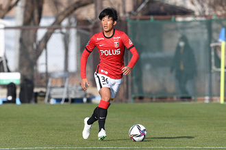 浦和から来たWBが相模原の左サイドを制圧する？　19歳の若きSBが高精度の左足で魅せる