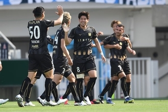 4試合ぶりのゴールを生んだ“ナンバー8”の積極性　深井一希の動き出しからフィニッシュまで完璧だった先制点