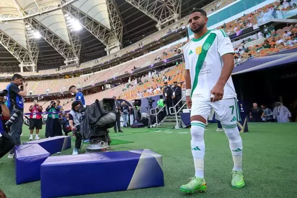 サウジでプレイするスーパースターらしい太っ腹　ACLEを制したアル・アハリのマフレズ、チームメイト全員に特別なロレックスをプレゼント
