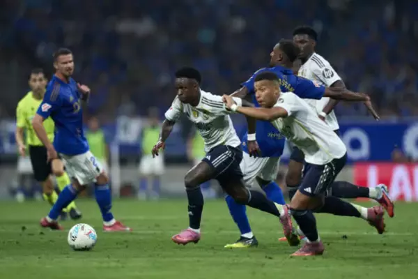 「［特集／新生レアル徹底解剖 01］王座奪還へ好スタート　クラブを知るX・アロンソが挑むレアル変革」の画像