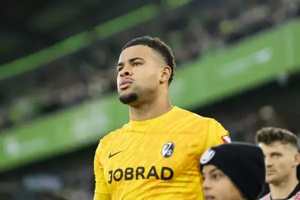 「ヴィカーリオ退団の可能性があるトッテナム　後任は新たなノイアー？フライブルクでは鈴木唯人のチームメイト」の画像