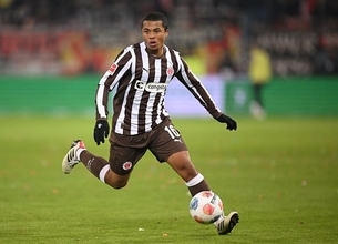 日本代表MF藤田譲瑠チマが2アシスト! 　数的不利のなか、ザンクトパウリの11試合ぶりの勝利に貢献