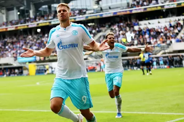 《169ゴール》も奪う昇格請負人が止まらない　板倉たちシャルケを1部へ導くベテランFWの脅威