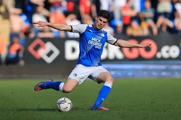 ファーガソン推薦の19歳DFは既に2000万ポンドの価値をもつ　98人のスカウトが視察したイングランド2部の俊英