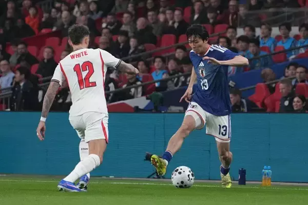 「「ベン・ホワイトがボコられてる」「ナカムラって誰？」「フランス2部だって？」　ついにイングランドファンに中村敬斗が見つかった!?　好パフォーマンスに衝撃」の画像