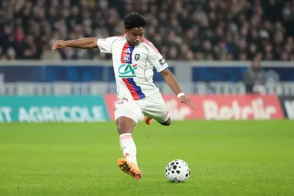 全ては2026W杯のため　リヨンでいきなり結果を出したブラジルの19歳FWエンドリックが母国リーグ復帰を選ばなかった理由