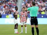 「メッシには何の罰もなかったのに、なぜバログンはレッドに　元アメリカ代表選手はバログンの退場に不満「彼の名前がメッシだったら……」」の画像1