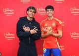 「ヤマルの“クリソツ”蝋人形が公開される　18歳で歴史的偉人やサッカー界のレジェンドに並ぶ快挙」の画像1