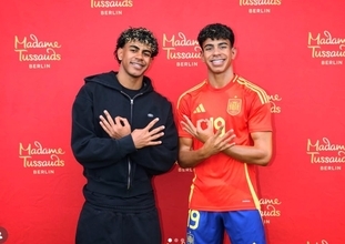 ヤマルの“クリソツ”蝋人形が公開される　18歳で歴史的偉人やサッカー界のレジェンドに並ぶ快挙