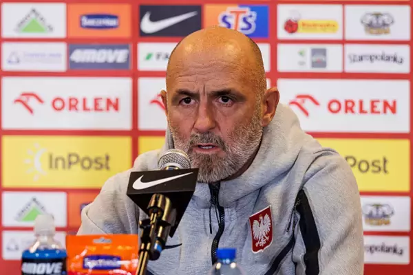 ポーランド代表プロビエシュ監督が電撃辞任　レヴァンドフスキとの確執が影響か