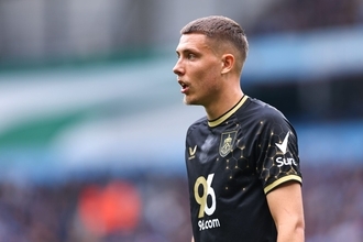 1試合で2つのオウンゴール　プレミアでは6人目。バーンリーDFエステーヴの悲劇