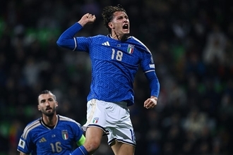 2026W杯へアズーリのキーマンは20歳の点取り屋　ディ・ナターレが“ファン・バステン風”とまで絶賛するエスポジトの可能性「今後15年はアズーリの未来を背負う」