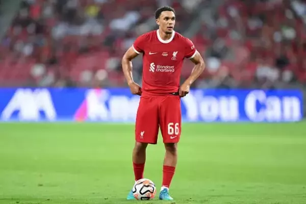 トレードマークのドレッドヘアを変えたA・アーノルド　髪型を変えたリヴァプールの副キャプテンが決意を語る