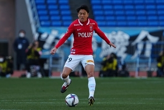 決勝点の起点となった岩尾憲のパス　J1で低迷続く“若き浦和”をけん引できるか