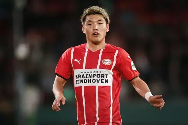 新たに浮上した堂安のフライブルク行き　PSV残留orブンデス再挑戦という魅力的な2つの選択肢