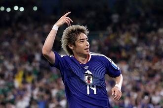 「セブン店員がW杯でゴール」は誤解だった　伊東純也の1枚の写真が世界で拡散し話題に