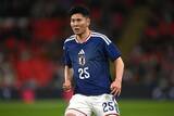 「W杯でブレイクする？　イタリアメディアの《スターになる前に獲得すべき10人の逸材》に日本代表DF鈴木淳之介が選出　「彼ほど足元の技術に優れたCBはそう多くない」」の画像1
