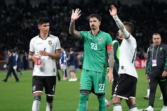 サッカーの試合で警察が催涙ガスを使用⁉　ボリビアで17人が退場となる大乱闘が勃発