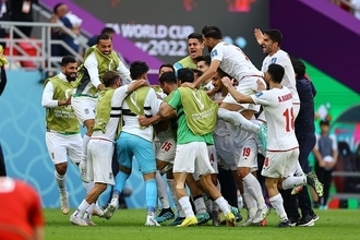 ［W杯マッチ17］猛攻続けたイランが終盤に結実！　GK退場のウェールズを退け決勝Tへ望みつなぐ初勝利