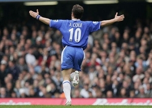 ジェラード、ランパード、スコールズもかなわない　元イングランド代表DFが語るプレミア最高の天才MFとは「まさに魔法だった」