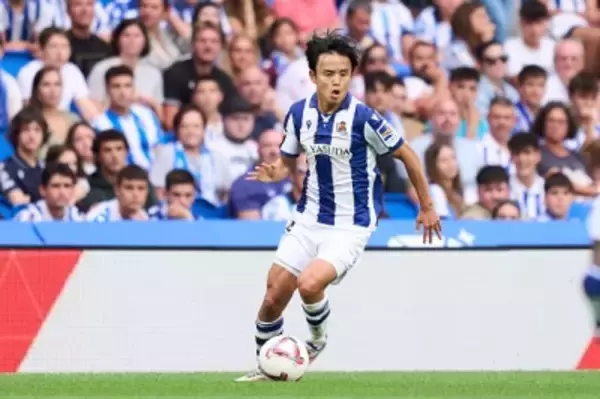 FC東京が負傷した久保へメッセージ　チームメイトとの肩組みフォトや長友とじゃれ合う一枚も公開　クラブ離れても繋がる絆