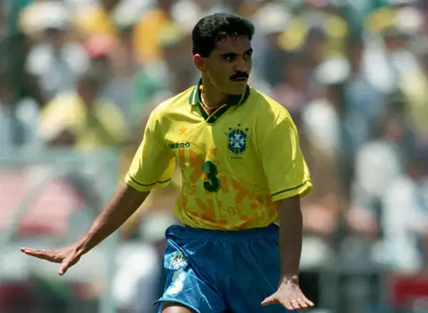 W杯で解説者を務める予定のブラジルOBが渡米直前に逮捕　原因は7万円ちょっとの養育費未払い