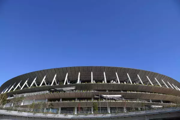 高校サッカー選手権が開幕　徳島市立が早稲田実に4−1勝利