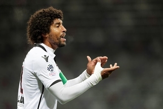 長谷部誠と同じ“38歳”の番人　バイエルンで3冠達成したセンターバックは今も絶賛されていた