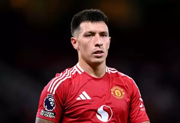 両足タックルはトレードマーク？　驚異の嗅覚でゴール関与し続けるマルティネスだが退場しなかったのはラッキーだったのか