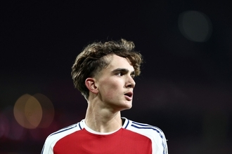 「15歳のメッシだってここまで上手くなかった」「数年後にはバロンドール」　アーセナルの新星ダウマンが股抜きからのルーレットで3人抜きの衝撃ゴール！