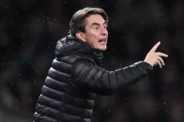 選手と監督の間に亀裂が……　トッテナムDFスペンス、ファン・デ・フェンの2人がフランク監督を無視？