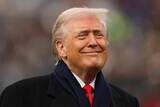 「アルゼンチン代表ロメロ＆リサンドロ・マルティネスがトランプ大統領と握手交わさず　W杯表彰式での振る舞いがSNSで話題に」の画像1