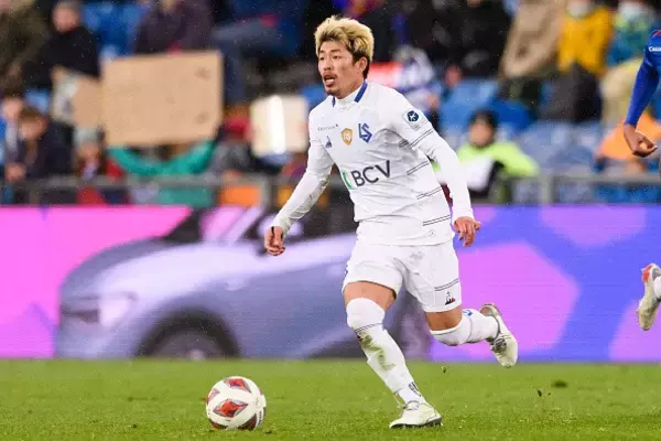 スイスで躍動するのは川辺駿だけじゃない　ローザンヌでポジションを掴んだ21歳MF鈴木冬一の現在地