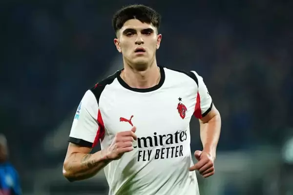 エストゥピニャンからポジションを奪える　ミランの左WBで急成長する193cmの大型DFバルテサギの可能性