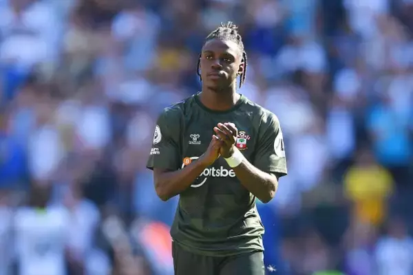 トッテナム相手にパス成功率96%、デュエル勝率8割越え　18歳ながら開幕先発を任されたロメオ・ラヴィアとは何者か