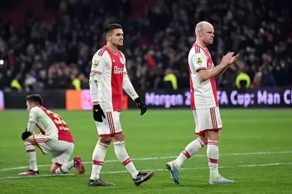 あのアヤックスが7試合白星なしで“5位”に沈むとは…… テン・ハーグ引き抜かれた名門がまさかの大荒れ