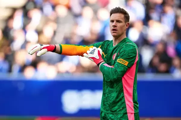 相次ぐ怪我、J・ガルシアの加入で評価急落　34歳迎えたバルセロナGKテア・シュテーゲンの未来は