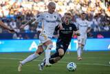 「サッカー中継もスマホの普及で変わっていく？　アメリカ・MLSで試合全てをIPhone17で撮影する新たなチャレンジが」の画像1