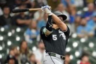 村上宗隆がメジャー初安打を1号アーチで飾る　大敗の中で光った日本人スラッガーの底力