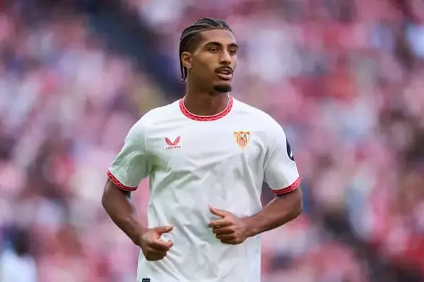 リヴァプール、ファン・ダイクの後継者候補としてセビージャの24歳DFに興味　今夏にはシュツットガルト、ローマがオファー