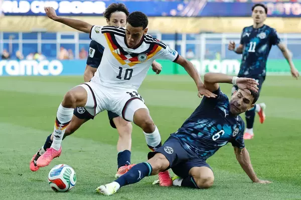「［北中米W杯・総集編02］小国の大健闘、スーパースターの抱擁……　新設ラウンド32が生んだエピソードの多いドラマ」の画像