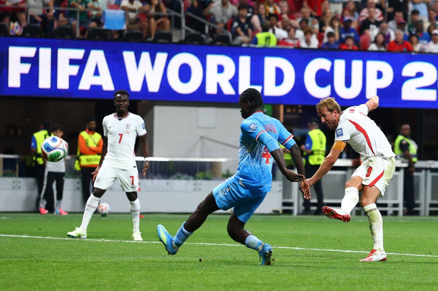 ［北中米W杯・総集編02］小国の大健闘、スーパースターの抱擁……　新設ラウンド32が生んだエピソードの多いドラマ