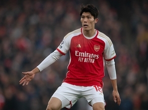 再びアーセナル冨安に先発確保のチャンスか　左SBジンチェンコはふくらはぎに違和感