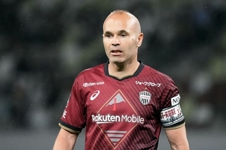 X・アロンソ、シャビらに続いて指導者の道へ　UAE2部から監督業をスタートさせたイニエスタも欧州トップリーグへやってくるか