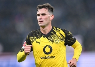 ドルトムントMFグロスは古巣ブライトンに復帰へ　控え扱いの現状に不満募らせ移籍志願