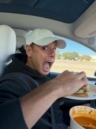 元ユナイテッドの人気童顔FWがTikTokerに？　37歳のプレミア制覇経験者が公開した“ミラノ風サンド”にファン困惑