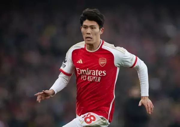 冨安はアジアカップでも“ワールドクラス”だった　プレミア逆転制覇のキーマンに「チーム内で1対1に最も強いDFの一人」