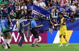「W杯屈指の名シーンに　カーボベルデ代表DFがスーパーゴール直後に恋人と抱擁」の画像1