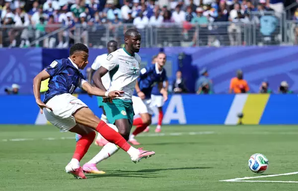 ［W杯マッチ17］前半わずかシュート1本だったフランスが後半に豹変！  宿敵セネガル相手に24年越しのリベンジ達成